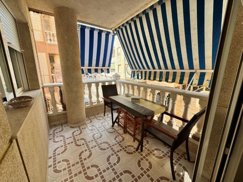 Appartement mit 2 Schlafzimmern und 1 Bad nur 200 m von Strand von La Mata