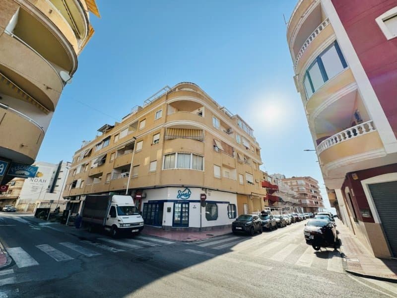 Appartement mit 2 Schlafzimmern und 1 Bad im Zentrum von La Mata nur 100 m vom Strand entfernt