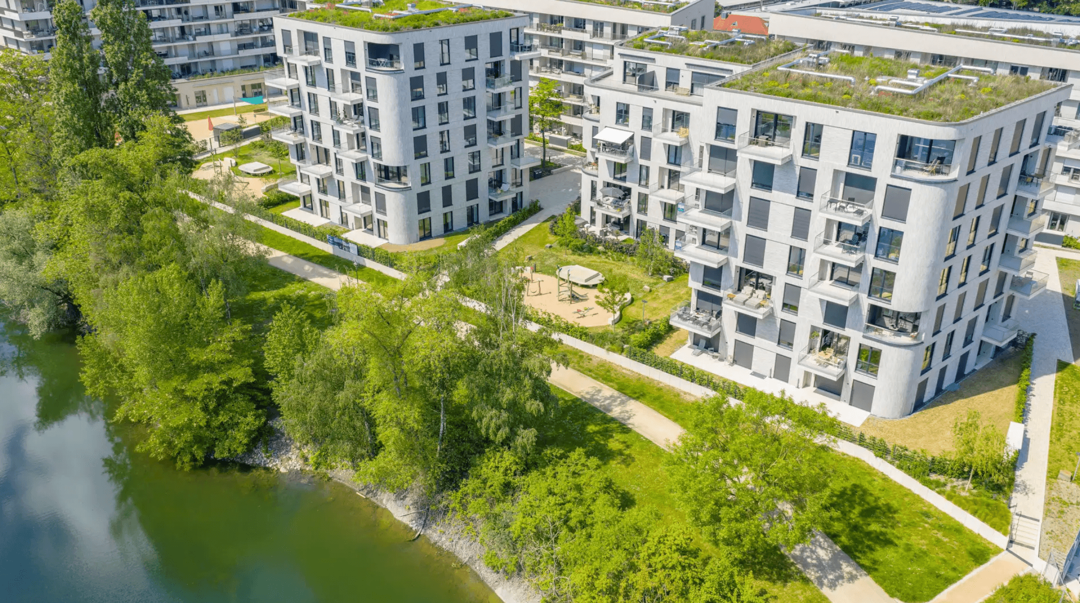Modernes Wohnen am Wasser - 4-Zimmer-Wohnung mit Südterrasse und Privatgarten