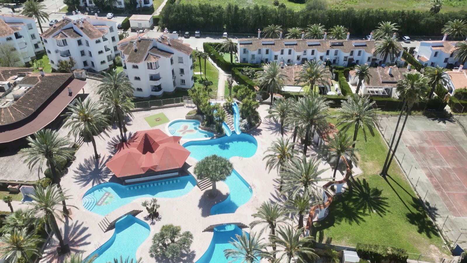 Sehr gepflegtes Reihenhaus mit 3 Schlafzimmern in der beliebten Ferienanlage El Palmar mit großer Poollandschaft