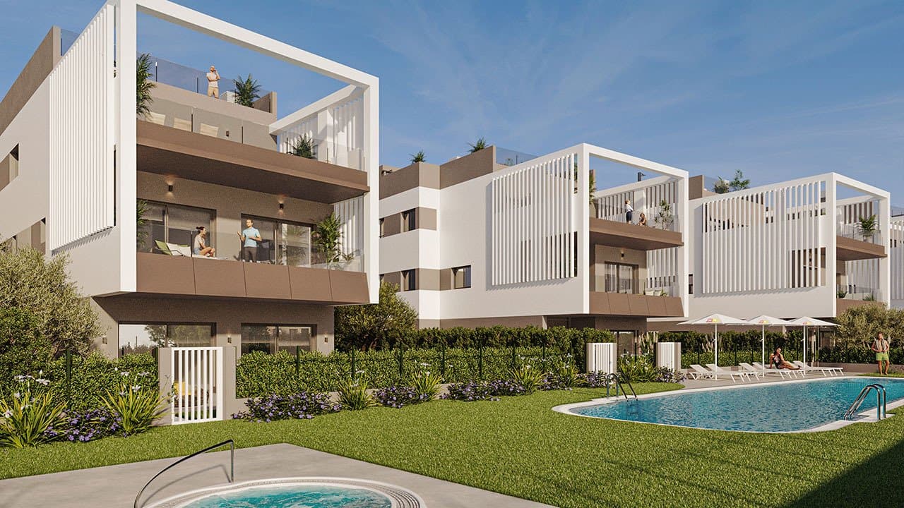 Maisonette-Wohnungen mit 3 Schlafzimmern, 2 Bädern, Gäste-WC, Fußbodenheizung in Bädern, Klimaanlage und Gemeinschaftspool nur 300 m vom Strand