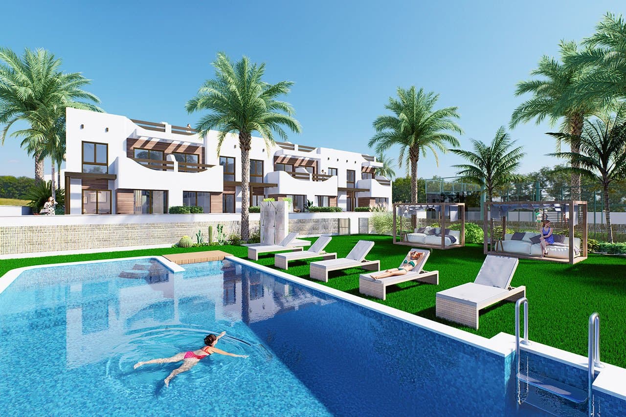 Obergeschoss-Wohnungen mit 2 Schlafzimmern, 2 Bädern, Dachterrasse, Tiefgaragenstellplatz und Gemeinschaftspool nur 200 m vom Strand